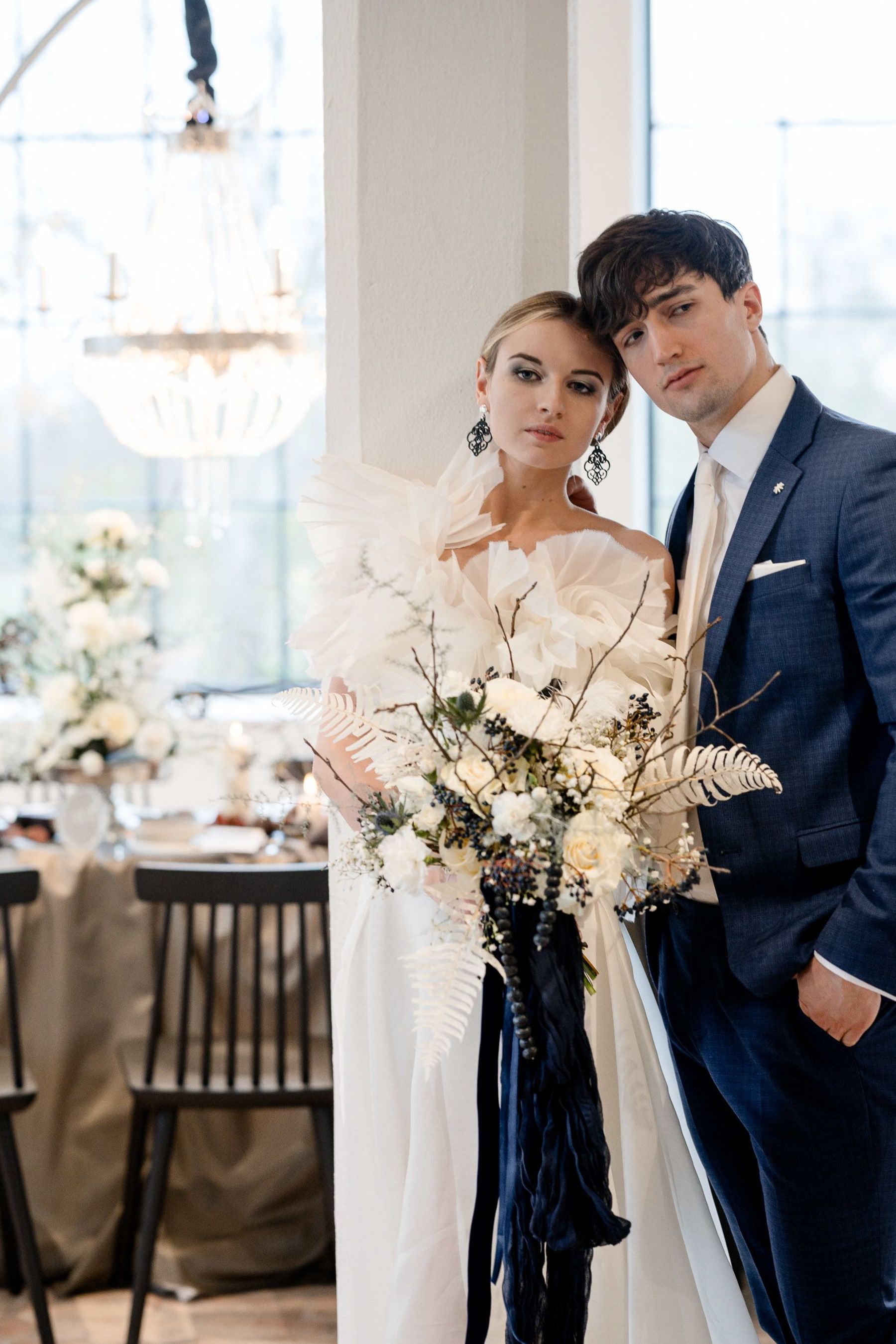 Brautpaar Laura & Felix mit Brautstrauß von Blumen Haas