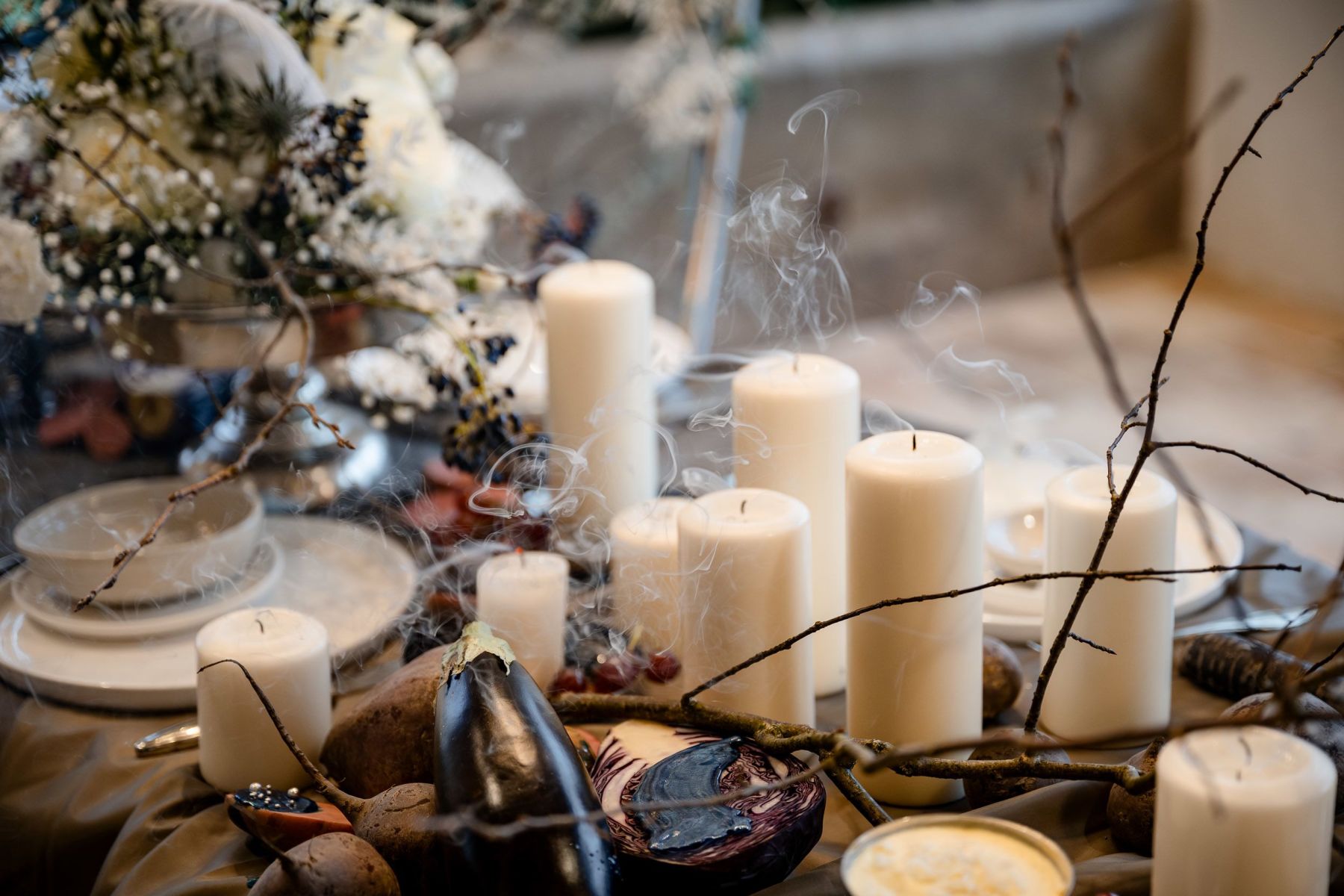 Ausgeblasene Kerzen am Tablesetting