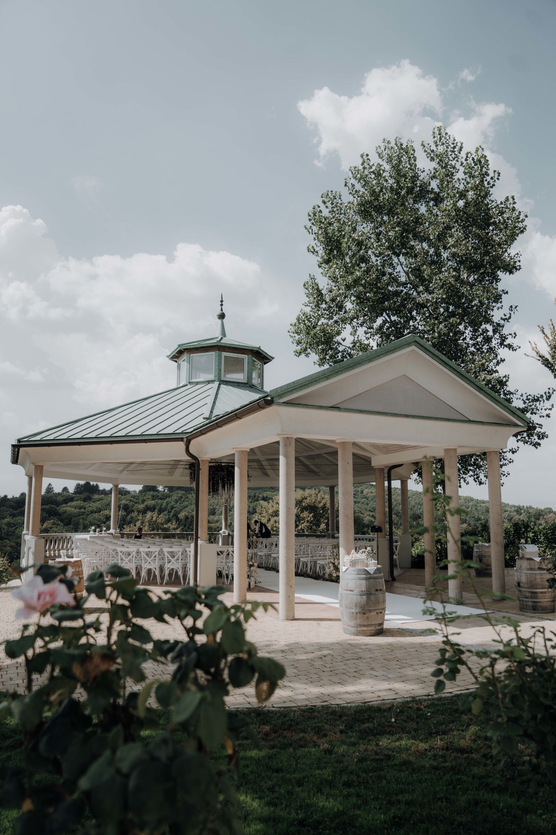Pavillon über den Weingärten im Weinschloss Thaller