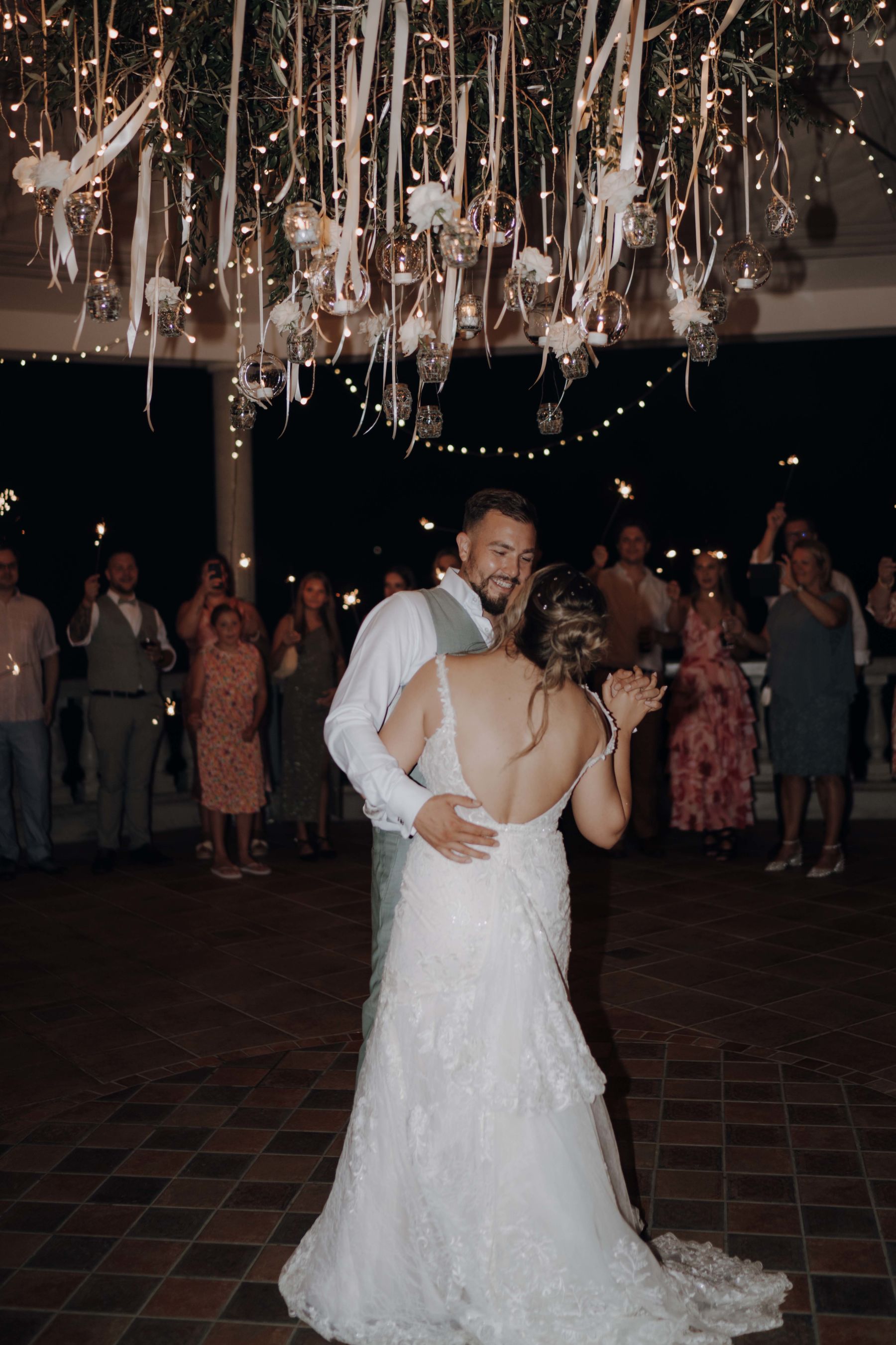 Hochzeitstanz im Pavillon vom Weinschloss Thaller