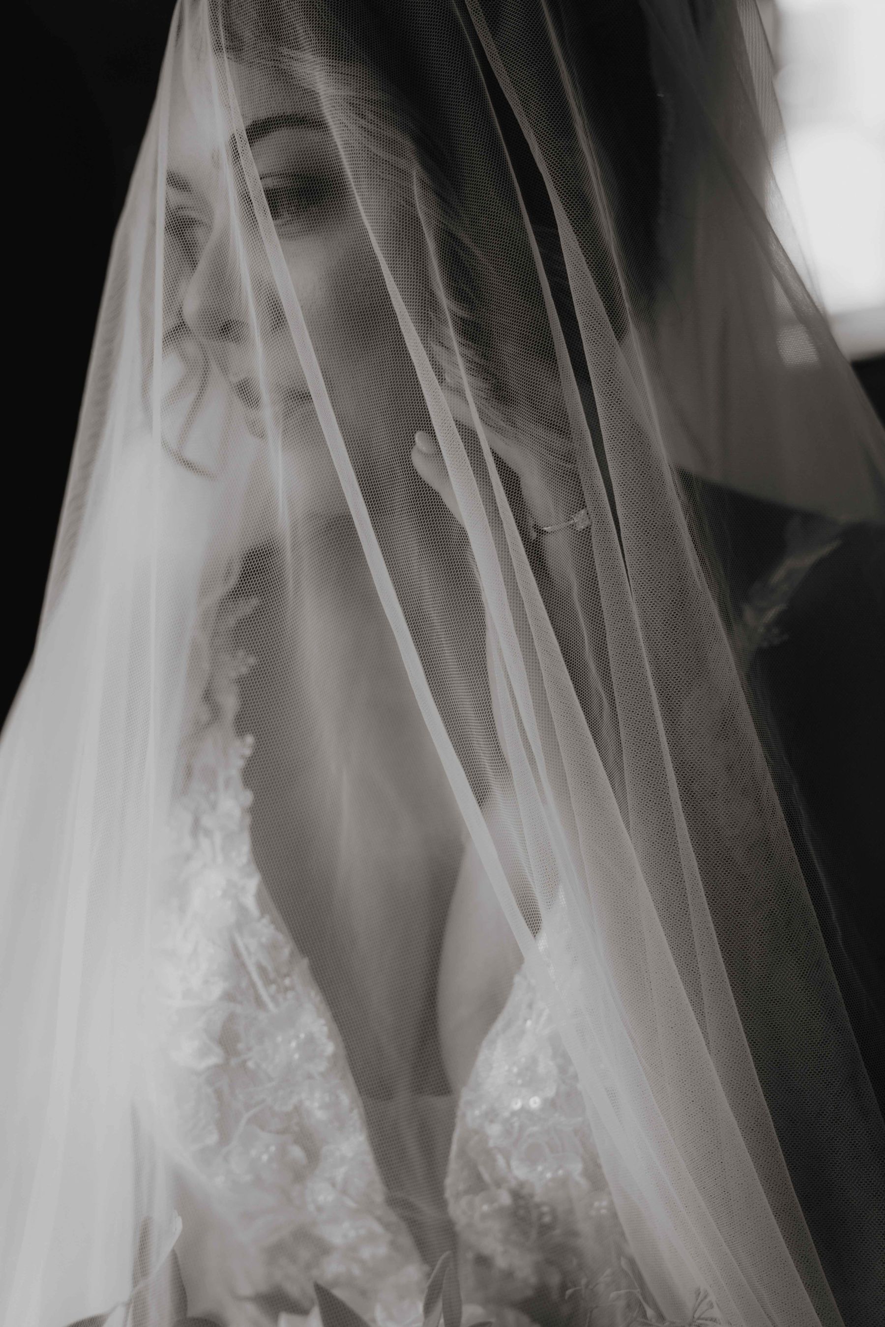 Braut im Turmzimmer vom Weinschloss Thaller