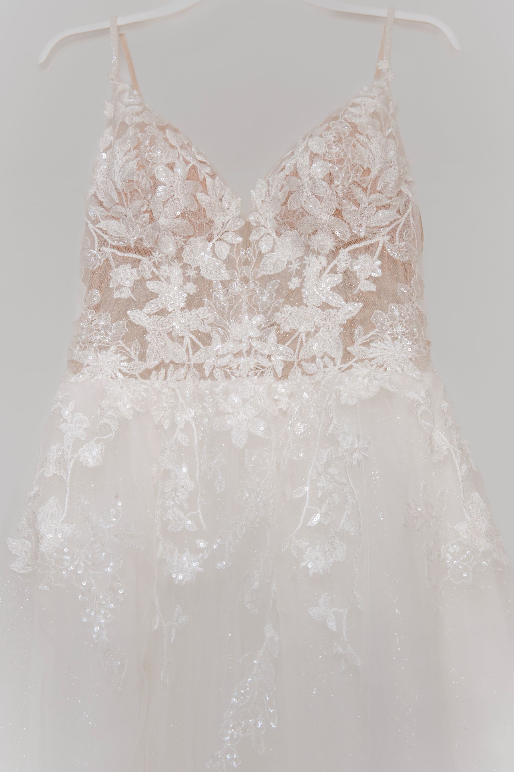 Hochzeitskleid beim Getting Ready