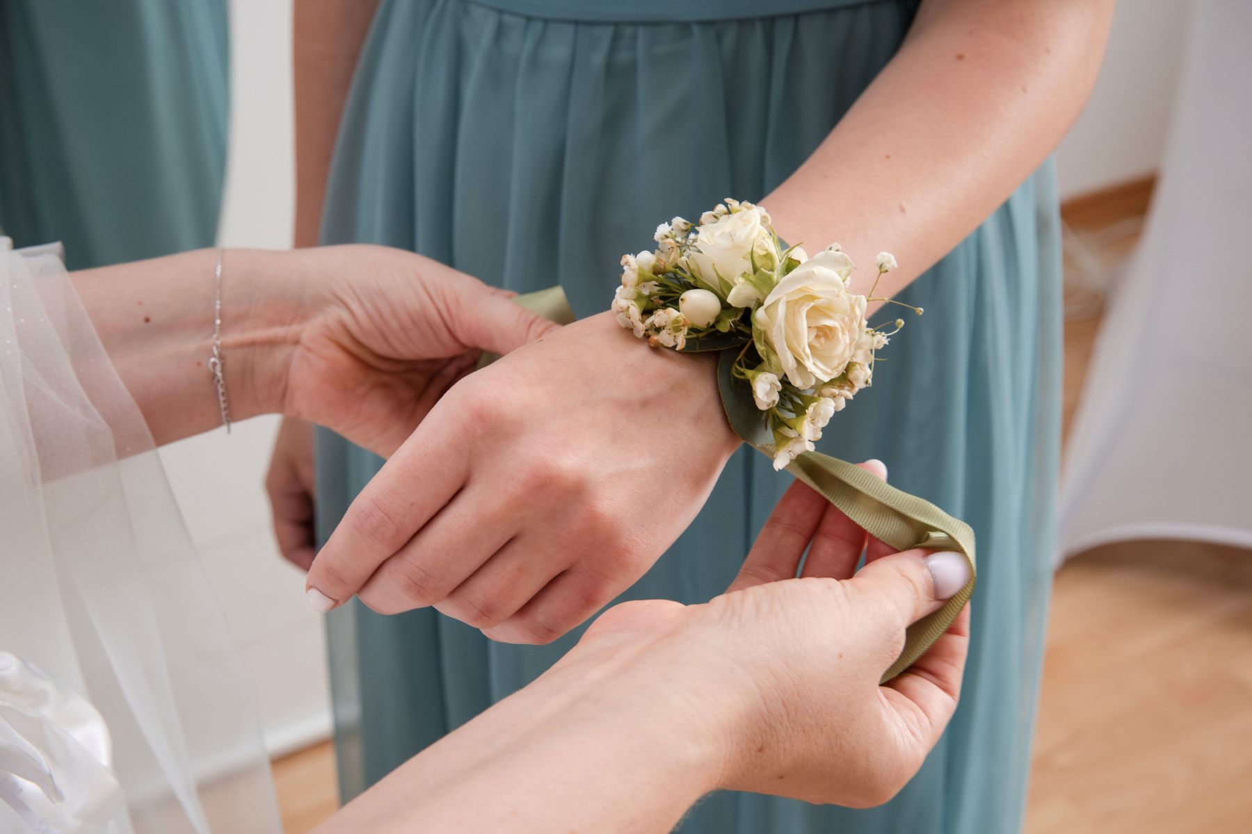 Braut + Brautjungfer beim Getting Ready