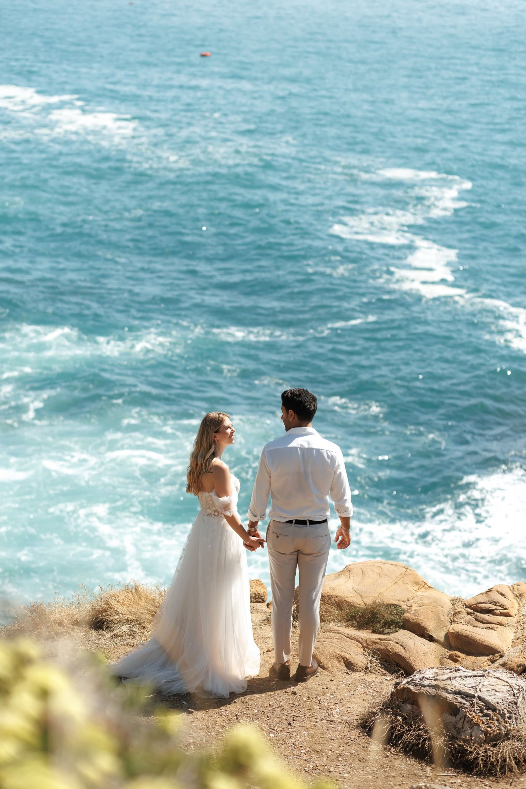 Braut bei den Hochzeitsvorbereitungen in der Toskana – Destination Wedding Fotografie Italien