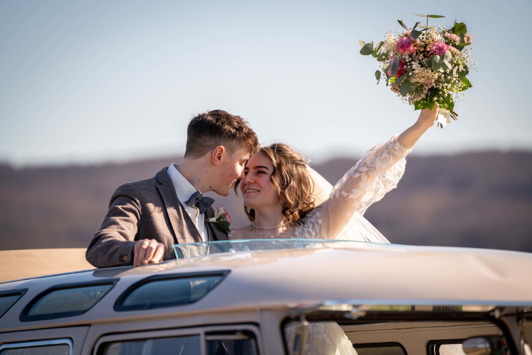 Außergewöhnliche Bulli-Hochzeit in Niederösterreich und Wien