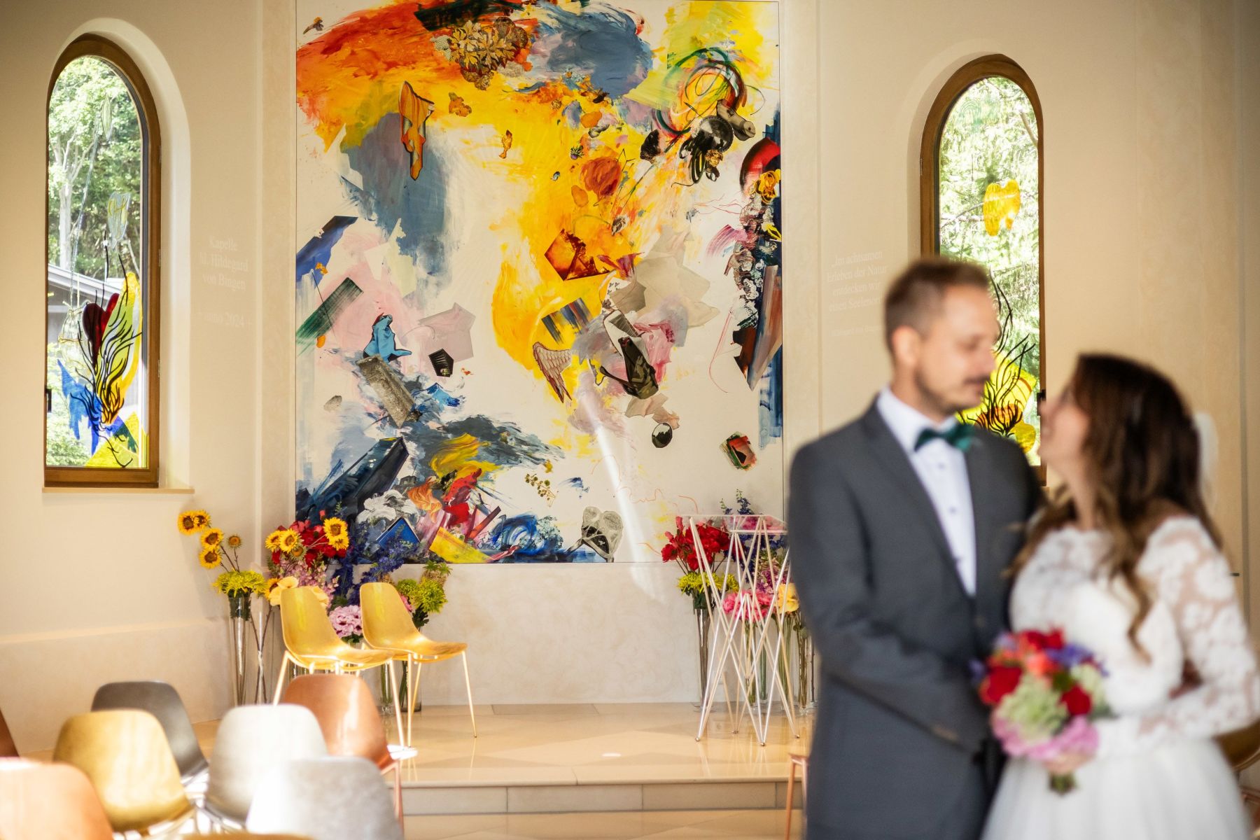 Brautpaar während der Trauung in der Kapelle beim Hotel Knappenhof.