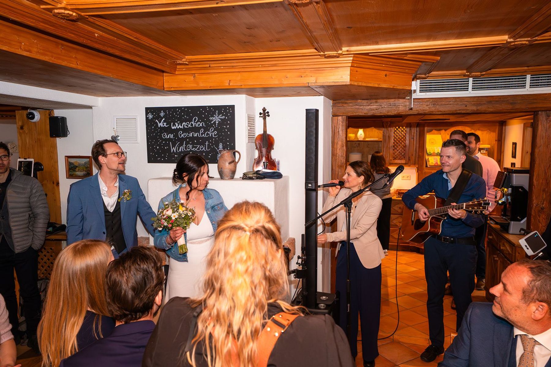 Partystimmung bei der Hochzeit im Hias