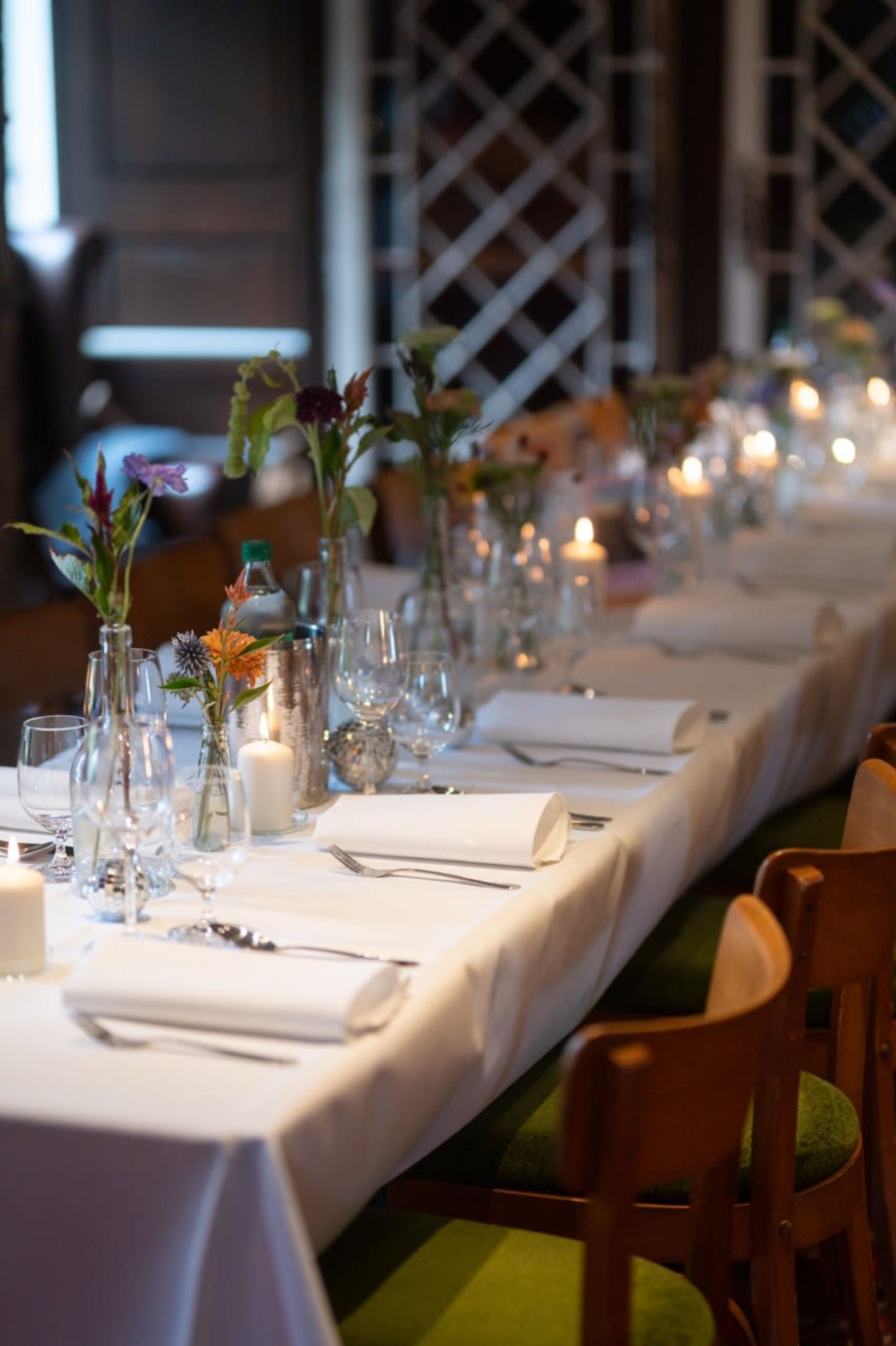 Echte Hochzeitsinspiration im Ricordo Lüdinghausen – Hochzeitslocation mit Garten, Fluss und einzigartigem Ambiente. Foto-Credits: https://yourweddingwillbeamazing.de