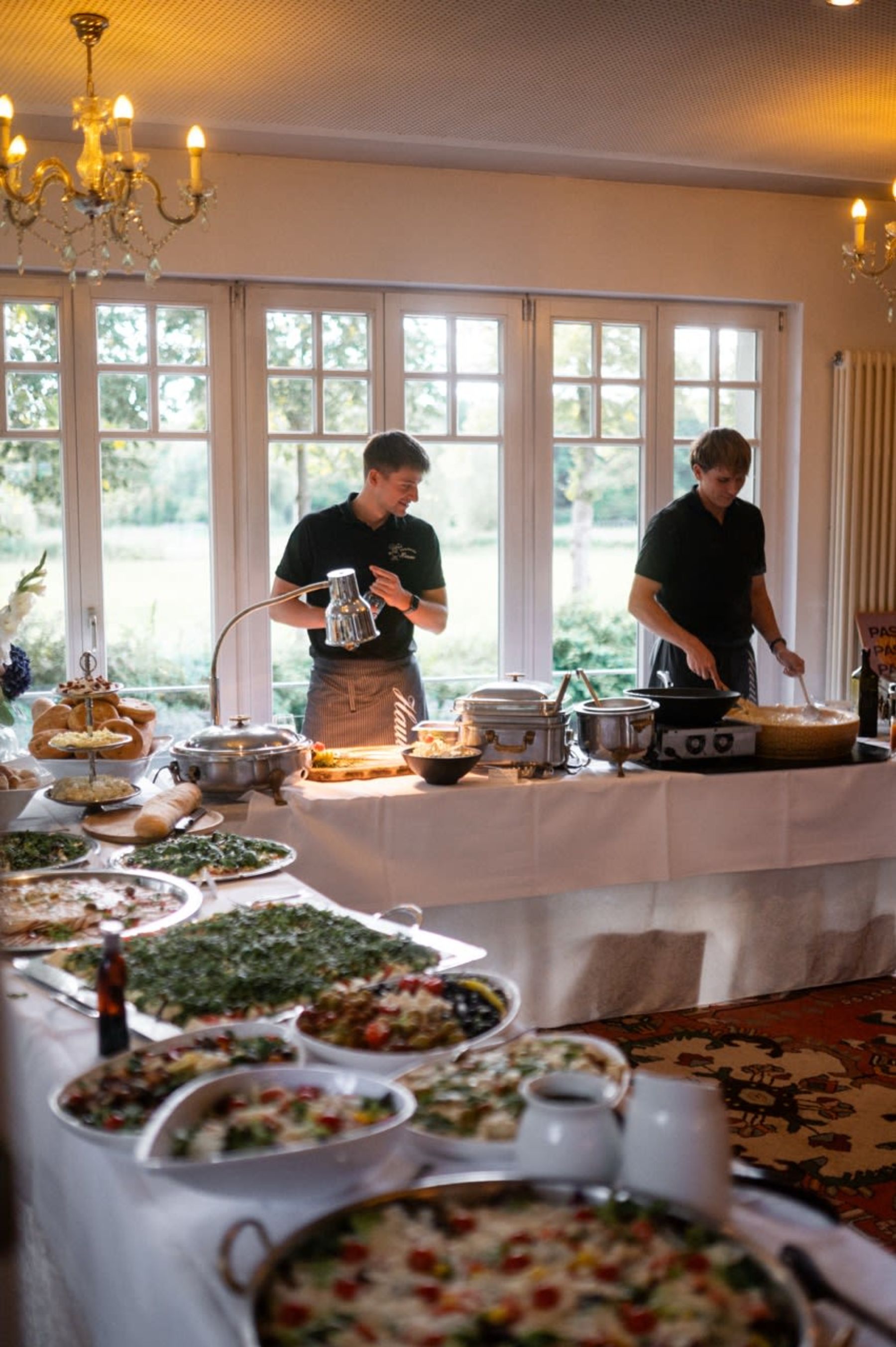 Hochzeitsbuffet im Ricordo – exklusive Location in Lüdinghausen mit stilvollem Ambiente. Foto-Credits: https://yourweddingwillbeamazing.de