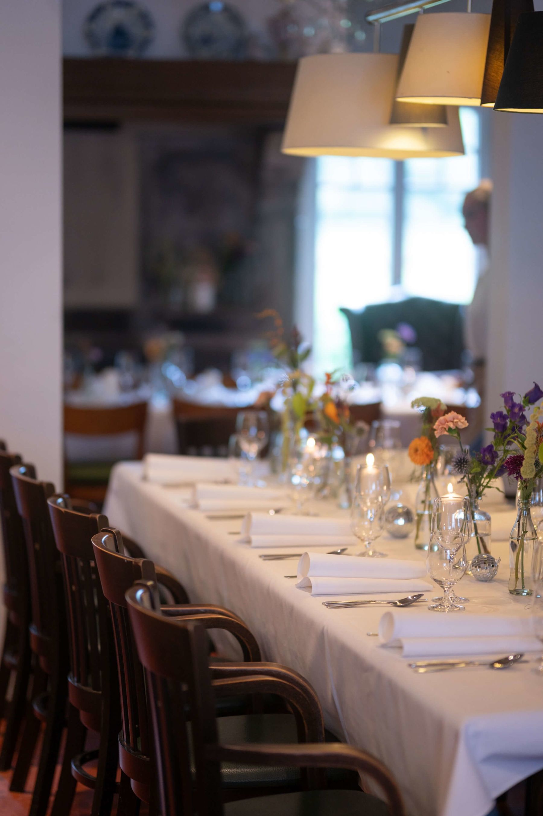 Echte Hochzeitsinspiration im Ricordo Lüdinghausen – Hochzeitslocation mit Garten, Fluss und einzigartigem Ambiente. Foto-Credits: https://yourweddingwillbeamazing.de