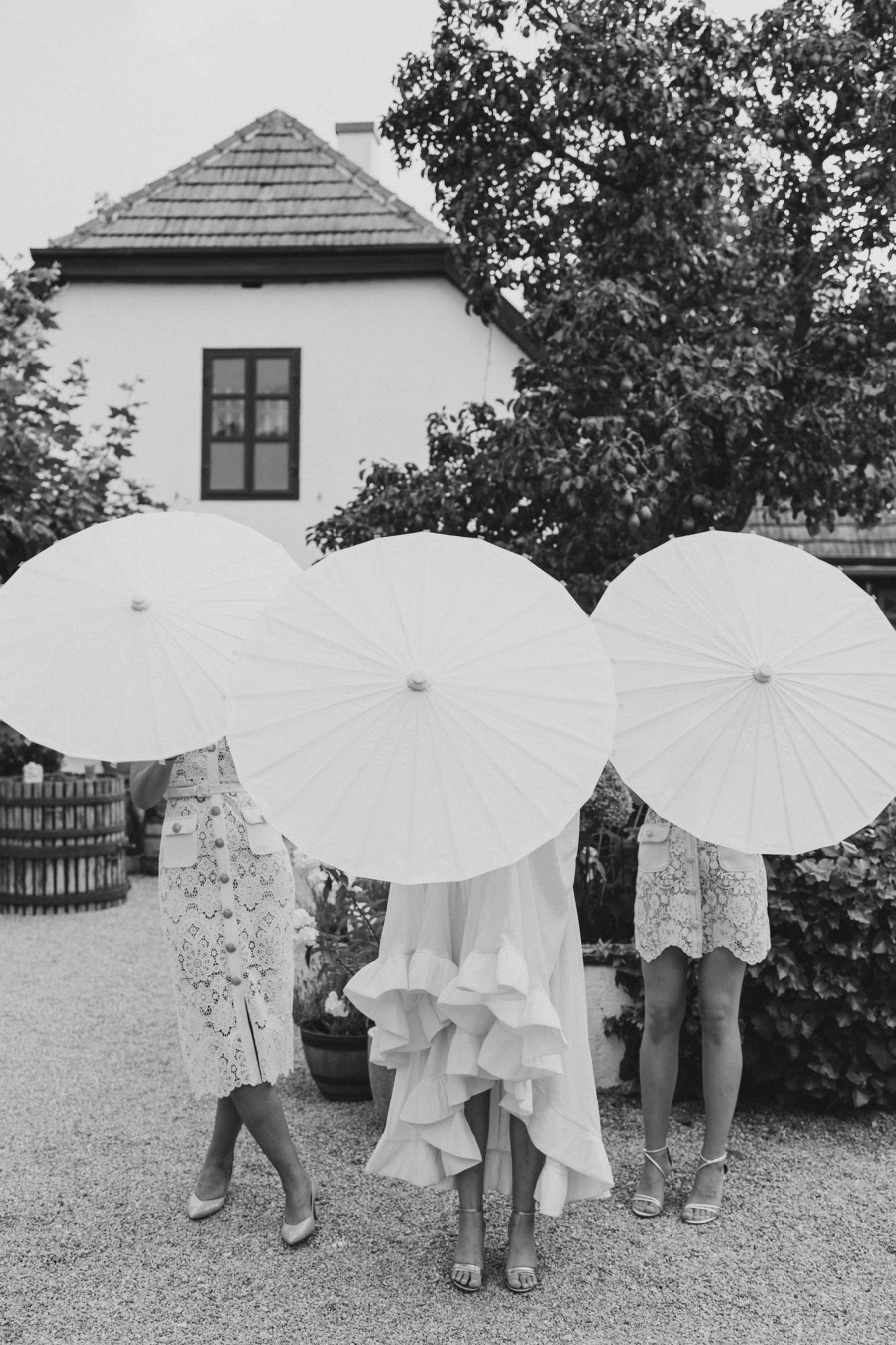 Papierschirme für die Hochzeit Hochzeitstrend 2025