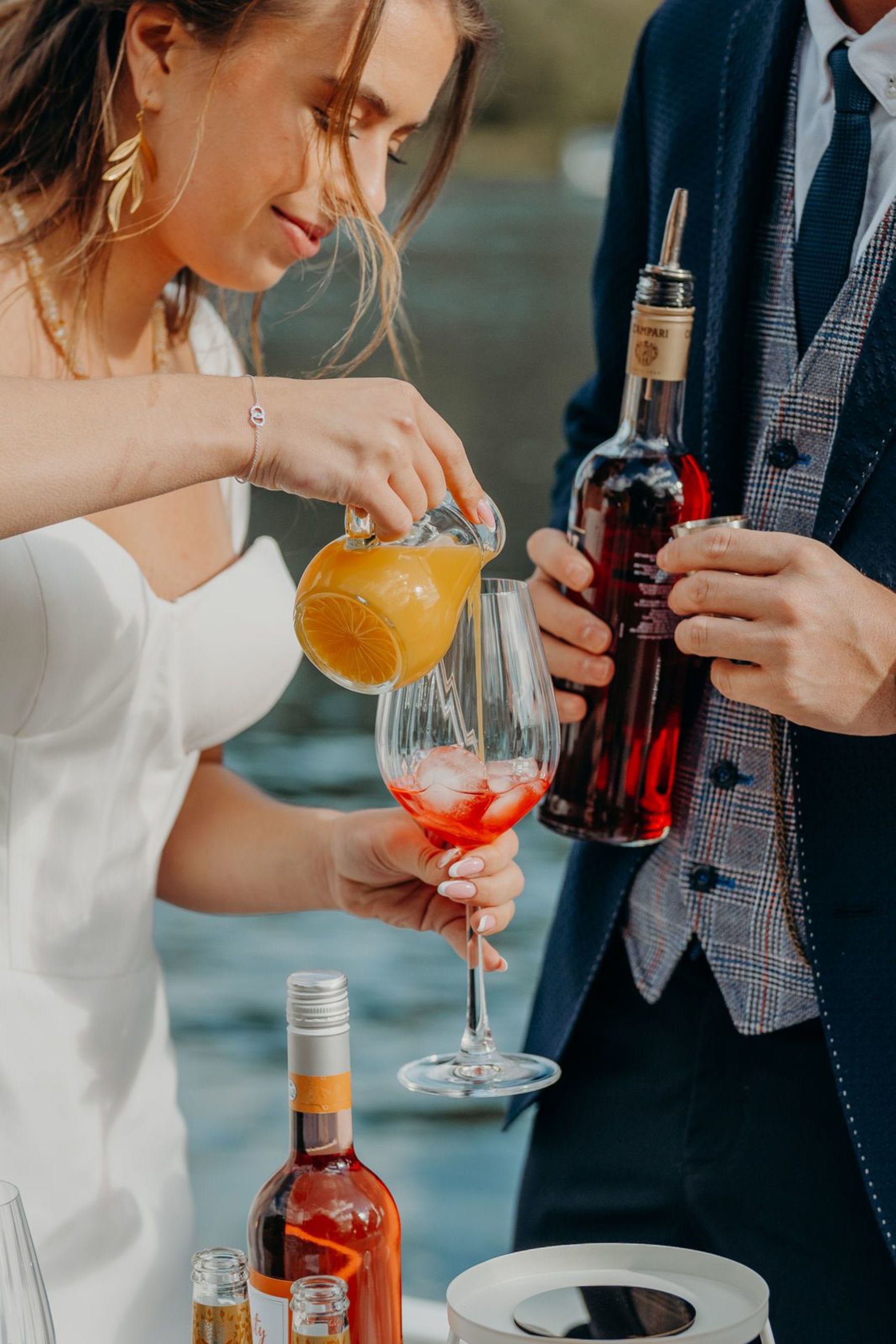 Trauungsritual Drinks mixen