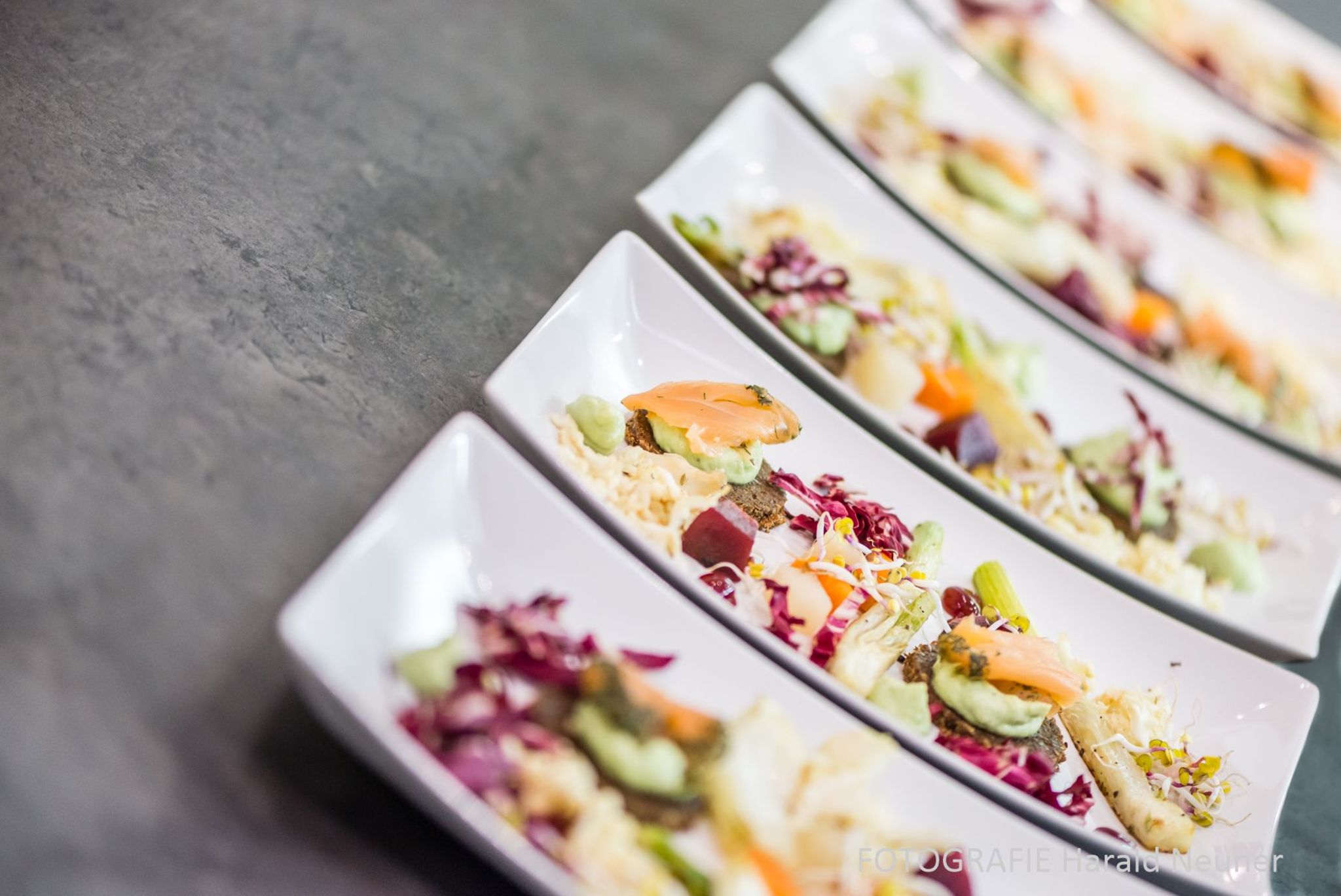 Agape, Sektempfang, Feiern im großen oder kleinen Kreis … gönnen Sie Ihrer Veranstaltung den hochwertigen kulinarischen Rahmen, den sie verdient. Gerne verwöhne ich Ihre bis zu 50 Gäste kulinarisch. Fingerfood (traditionell oder exotisch), Menü, ... vieles ist möglich.
