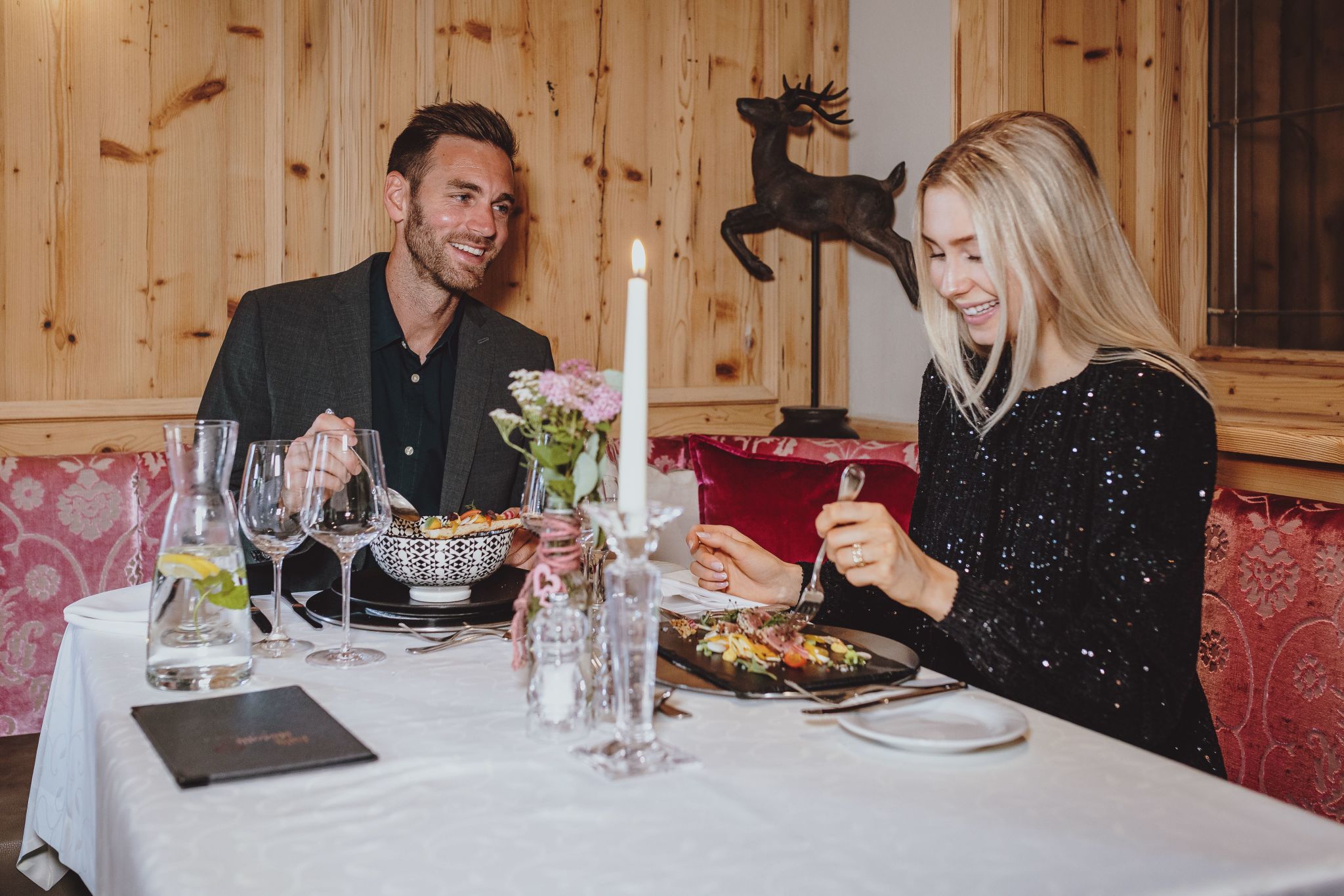 Candlelight Dinner zu eurem ersten Hochzeitstag