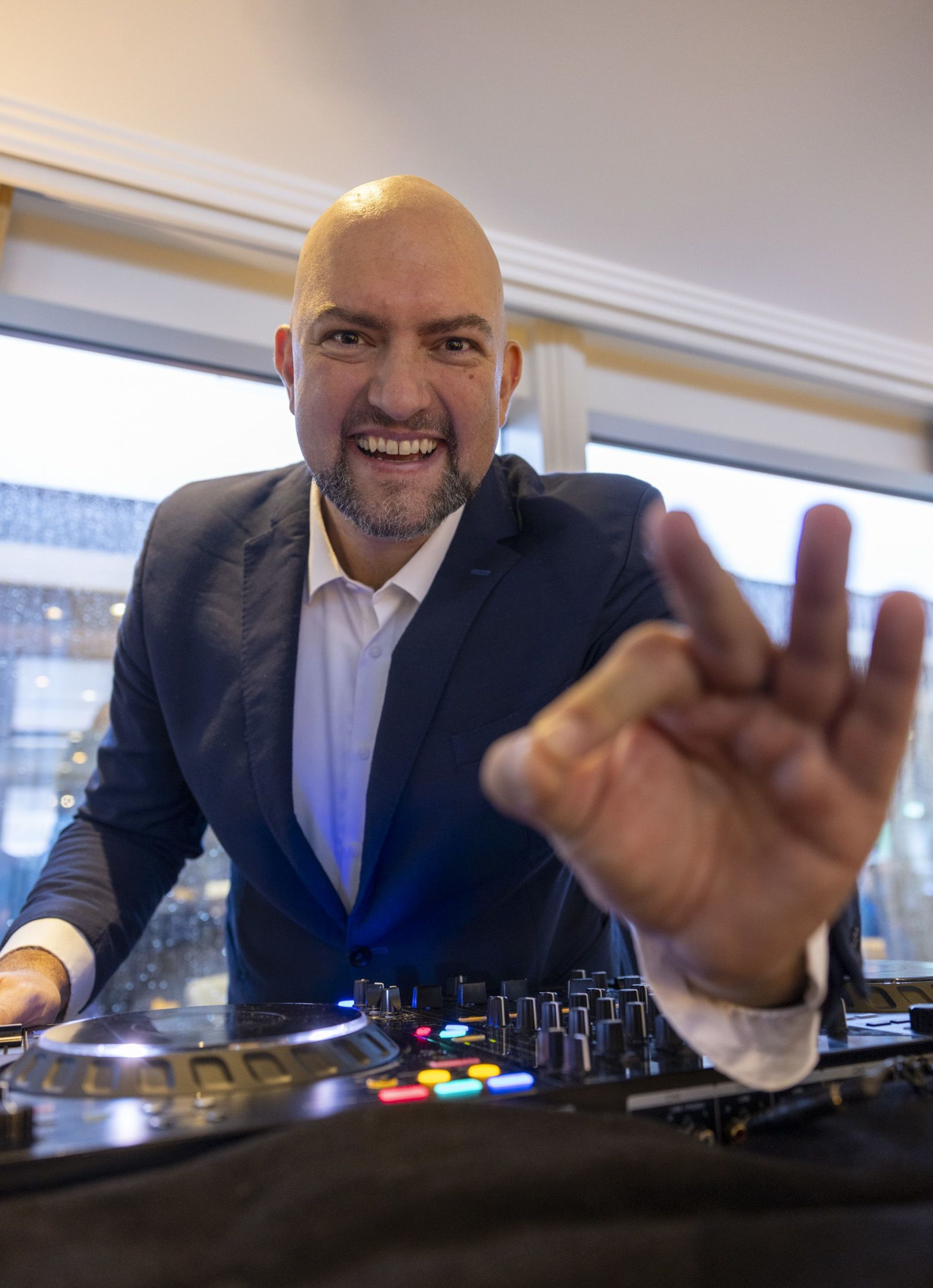 Hochzeits-DJ mit Live Saxophonistin