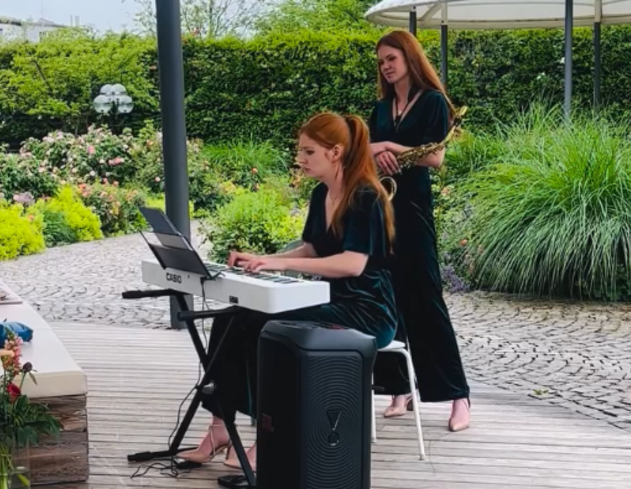 Hochzeitsmusik Deluxe – DJ & Live-Sax mit Piano