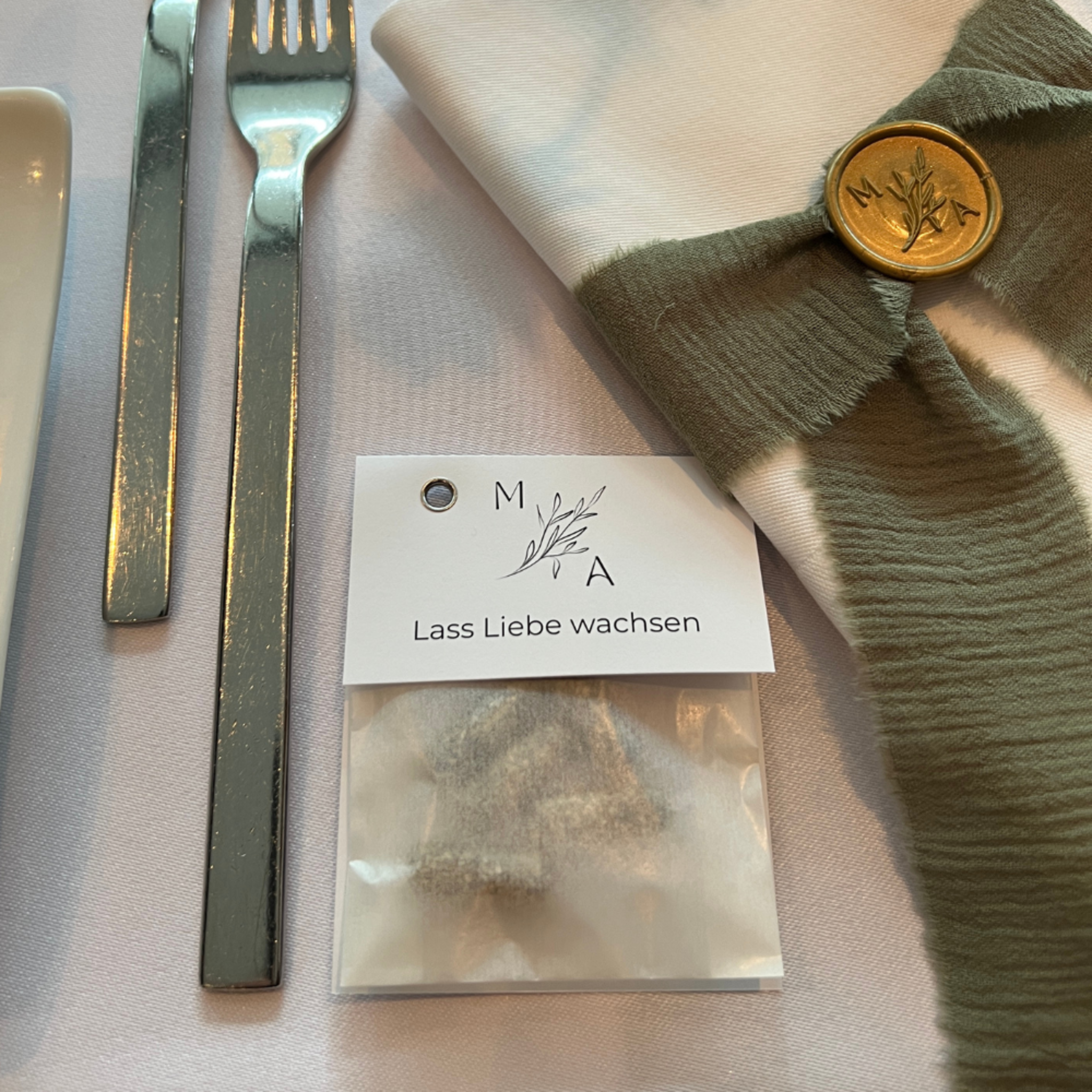 Liebe säen mit Saatgut-Kapseln. Gastgeschenk für 51-100 Gäste