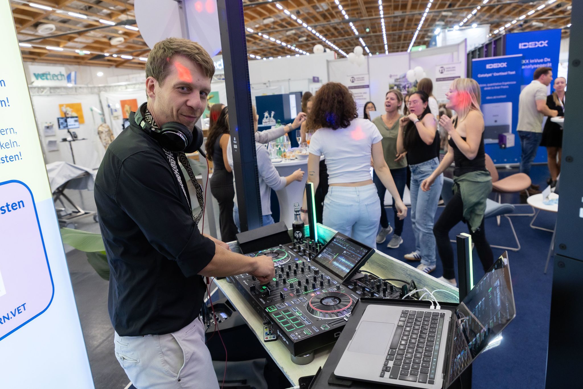 Saxo-DJ inklusive Anlage für 6 Stunden