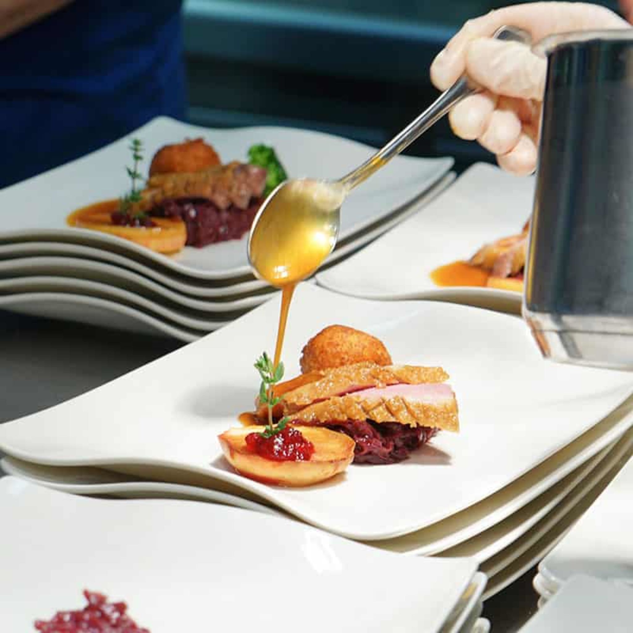 Hotel im Grünen am Hang mit Panorama und Wintergarten bis 130 Personen