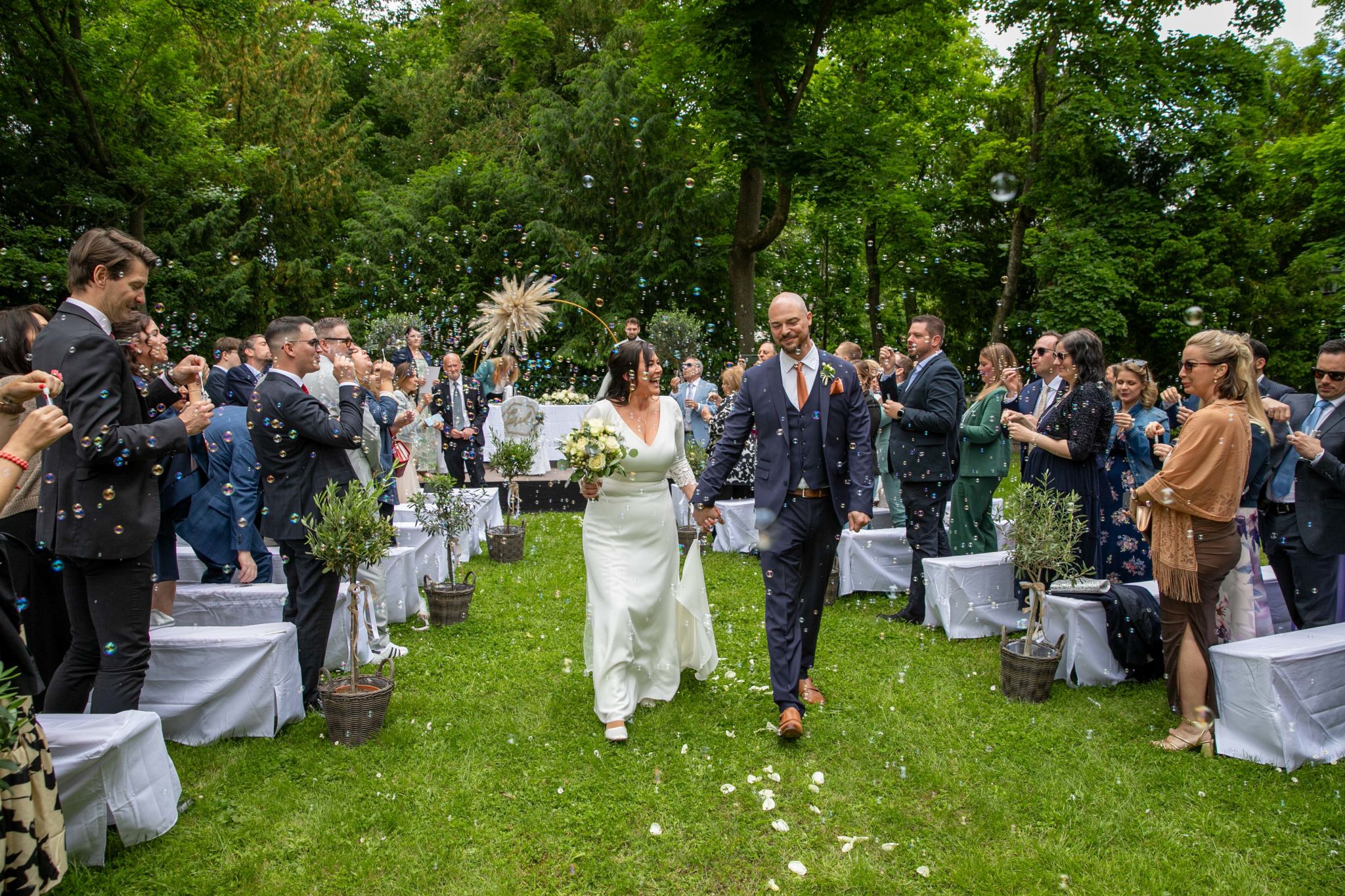 Sommerhochzeit in Sicht? Wenige Termine, 2 Profi Fotografen und 10% Rabatt! Schnell sein, lohnt sich!