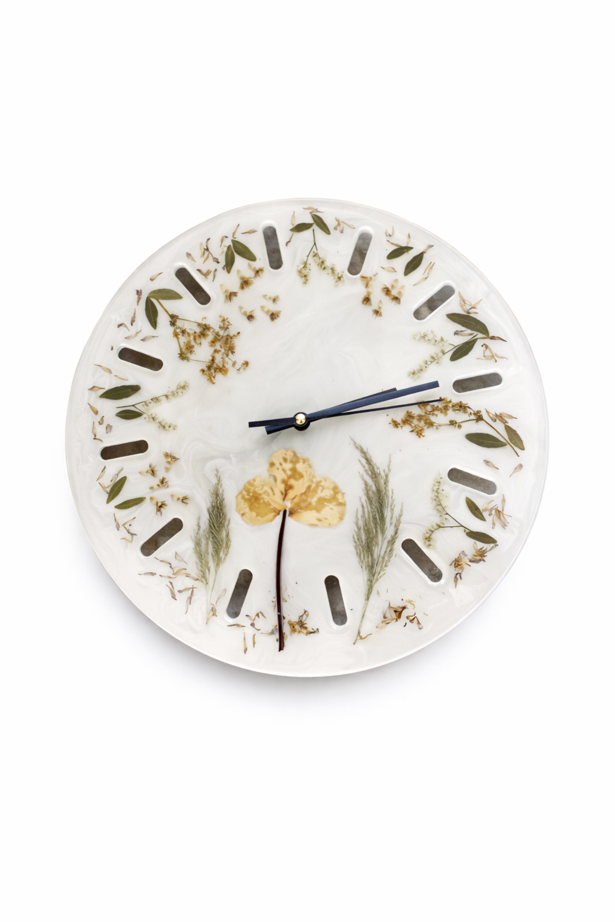 Hochzeitsstrauß konservieren – Handgefertigte Wanduhr aus Resin | Erinnerungen zum Anfassen