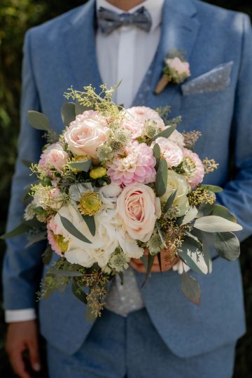 Natürliche Hochzeit im Kaisershof mit Ausflug in die Weinberge