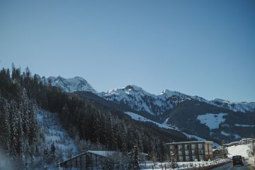 Winterhochzeit mit Gondelfahrt in Tirol