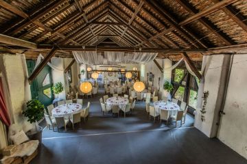 Ein Fest mit Brauchtum in der Mühlsteinstube in Leobersdorf