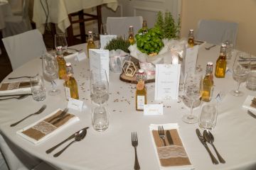 Wunderschöne Hochzeit im Freigut Thallern - Weingut und Stiftskellerei Heiligenkreuz