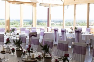 Trachtenhochzeit im Weingut Schlossberg in NÖ