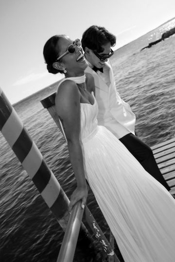 Einzigartiges Elopement am Gardasee: Romantische Hochzeit zwischen See und Olivenhainen