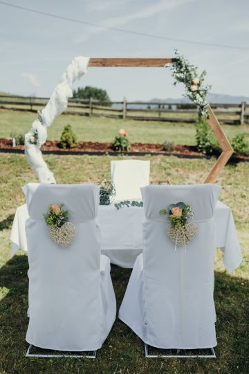 Trachtenhochzeit im eigenen Garten im Gailtal