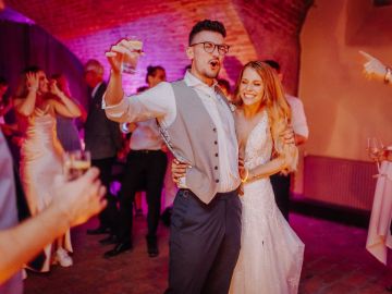 Wunderschöne Sommer-Hochzeit beim Pfarrwirt in Wien