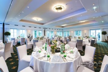 Hochzeitsreportage in Steiermark: Schloss Hotel Pichlarn SPA&Golf Resort
