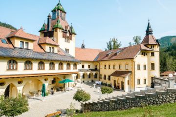 Hochzeitsreportage in Steiermark: Naturhotel Schloss Kassegg