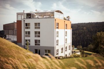 Traumhochzeit im Hotel Alpenblick: Sommerliche Liebe mit Live Musik