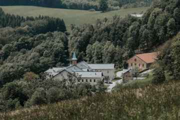 Hochzeitsreportage in Niederösterreich: Refugium Hochstrass
