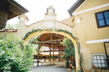 Trachtenhochzeit am Loryhof