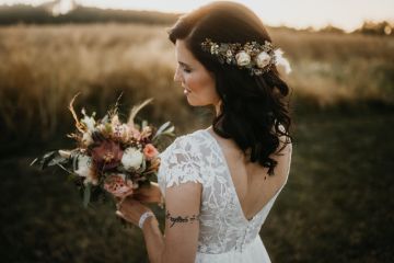 Klassische Hochzeit im Rosengarten