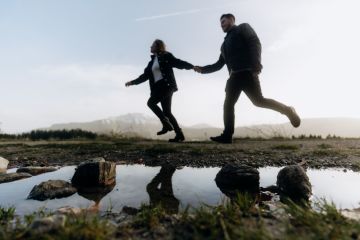Wunderschönes, windiges Paarshooting im Mostviertel (Hochbärneck)