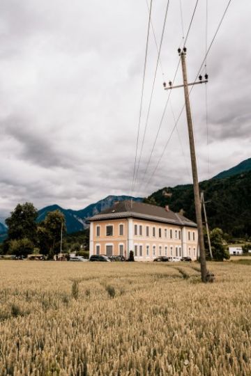 Hochzeitsreportage in Kärnten: Alte Schule