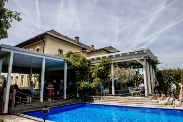 Hochzeitsreportage in Kärnten: Alte Schule