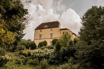 Fashion-Forward Hochzeit im Schloss Obermayerhofen