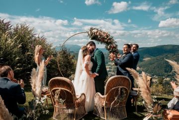 Hochzeitsreportage in Niederösterreich: Fernblick
