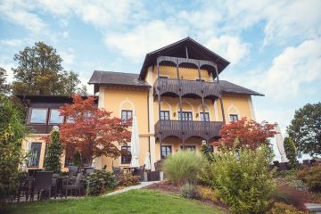 Hochzeitsreportage in Oberösterreich: Seecafe Restaurant Spitzvilla