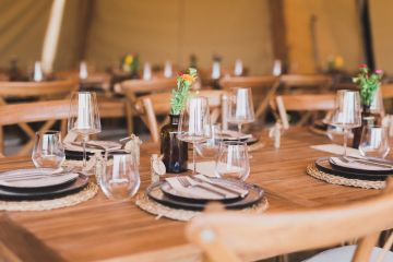 Sommerliche Tipi Hochzeit in Niederösterreich