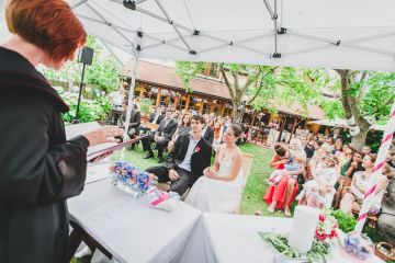 Hochzeitsreportage in Niederösterreich: Heuriger Schnitzer