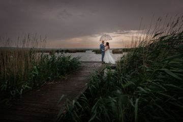 Gewitterhochzeit am Neusiedlersee im Himmelblau, Rust