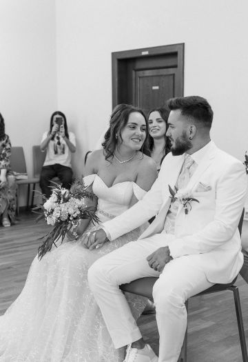 Städtische Boho Hochzeit in Wels