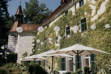 Außergewöhnliche Folklore-Hochzeit im Schloss Ernegg